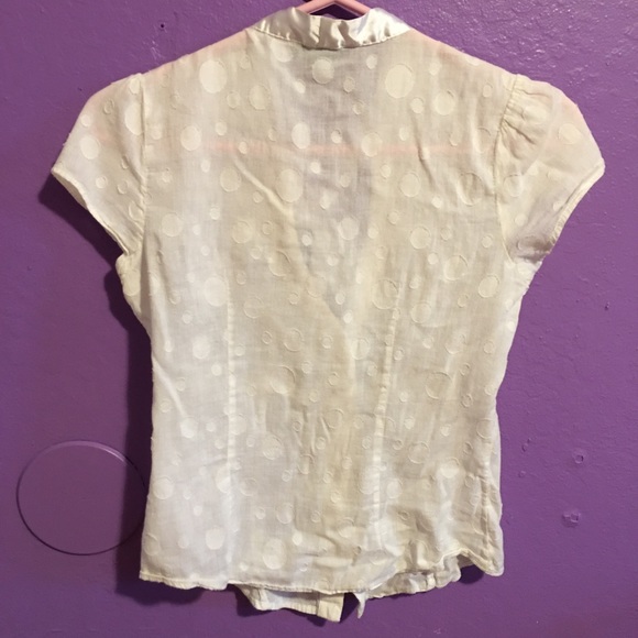 👚 White Polka Dotted Collared Ribbon Pocket Shirt - Picture 6 of 8